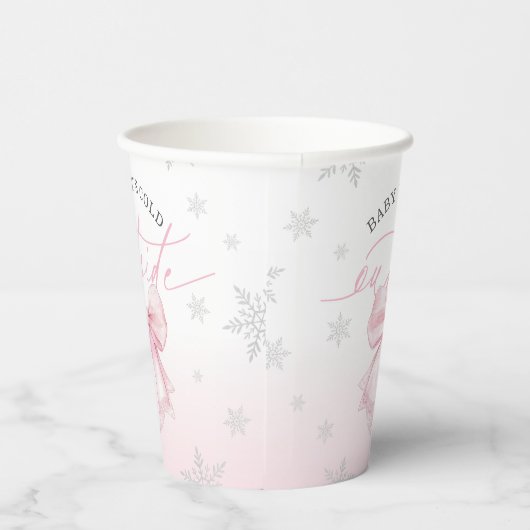 Baby It’s Cold Outside Pink Bow Winter Baby Shower Pappbecher (Rechts)