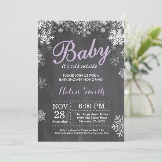 Baby its Cold Outdoor Winter Lila Baby Shower Einladung (Stehend Vorderseite)