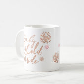 Baby It's Cold Outside Chic Pink Watercolor Script Kaffeetasse (Vorderseite Links)