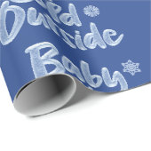 Baby It's Cold Outside Icy Blue Frozen Weihnachten Geschenkpapier (Rolleneckpunkt)