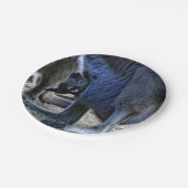 Baby Kangaroo in der Tüte der Mutter - Australien Pappteller (Schrägansicht)