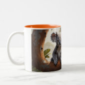 Baby Koala von einem Teich Zweifarbige Tasse (Links)