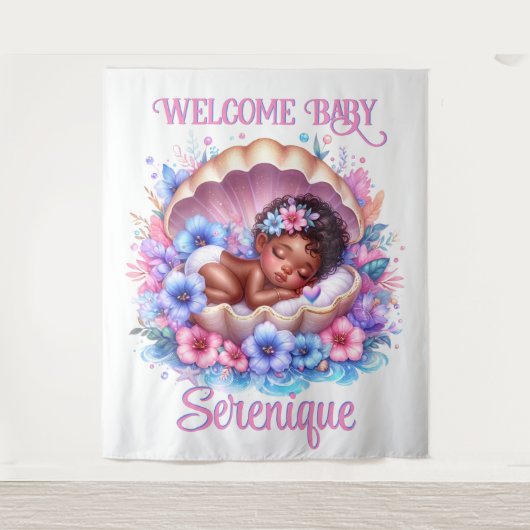 Baby-Mädchen in Seashell Floral Pastel Wandteppich (Vorderseite)