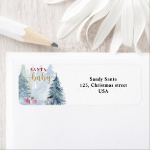 Baby mit der kalten Dusche außerhalb von Santa Bab