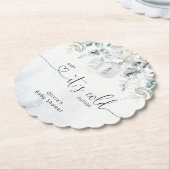 Baby mit kalter Außendusche aus Eukalyptus Baby Untersetzer (angewinkelt)