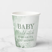 Baby mit kalter Außendusche Pappbecher (Vorderseite)