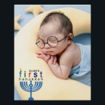 Baby Name First Hanukkah Menorah Festival Lights Poster<br><div class="desc">Das perfekte Geschenk für das erste Hanukkah-Fest eines Kindes! Ein tolles Geschenk für das Neugeborene, dieser Baby-Bodysuit ist ein tolles Geschenk für die Urlaubssaison oder für eine Babydusche! Fügen Sie den Namen des Babys hinzu und bestellen Sie jetzt Ihre Anzüge. Je mehr, desto besser! Mit einem neuen Baby braucht man...</div>