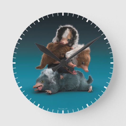 Baby NIFFLER™ Pile Runde Wanduhr (Vorderseite)