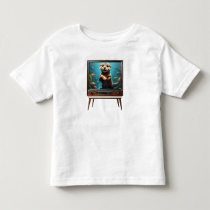 Baby Otter mit Fisch auf analogem Fernsehgerät, Kleinkind T-shirt
