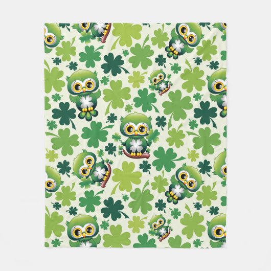 Baby Owl Cute St Patrick Cartoon Fleecedecke (Vorderseite)
