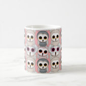 Baby Owls im hellrosa Hintergrundemuster Kaffeetasse (Mittel)