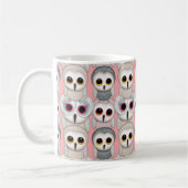 Baby Owls im hellrosa Hintergrundemuster Kaffeetasse (Links)