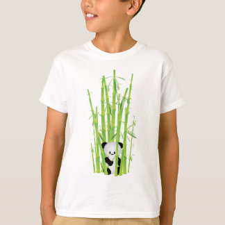Baby-Panda im Bambuswald T-Shirt