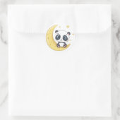 Baby Panda über dem Mond Runder Aufkleber (Tasche)