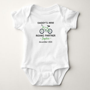 Baby-Party für Radfahrer - Vatis kleiner Reitpartn Baby Strampler