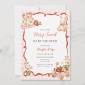 Baby-Party mit rosa Gingham-Erdbeermädchen Einladung (Vorderseite)