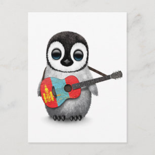 Baby Penguin spielt mongolische Flaggengitarre Postkarte