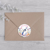 Baby Pinguin in Blume Es ist ein Mädchen | Babydus Runder Aufkleber