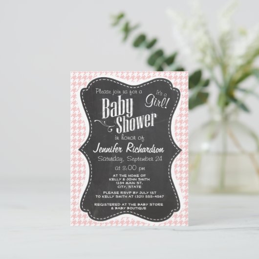Baby Pink Hahnentrittmuster; Retro Chalkboard-Look Einladungspostkarte (Stehend Vorderseite)
