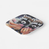 Baby Raccoons in Handpapier-Tellern Pappteller (Gewinkelt)