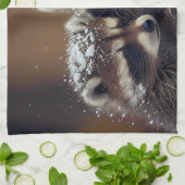 Baby-Raccoons stürzen sich im sinkenden Schnee Geschirrtuch (Gefaltet)