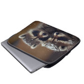 Baby-Raccoons stürzen sich im sinkenden Schnee Laptopschutzhülle (Vorne Knopf)