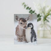 Baby Rentier und Penguin Weihnachten Postkarte (Stehend Vorderseite)