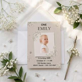 Baby’s Breath Beige Erstgeburtstagsfoto Einladung