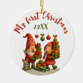 Baby’s First Christmas - Cute Holiday Gnomes Keramik Ornament (Vorne)