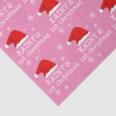 Baby`s First Christmas Pink Weihnachtsmannmütze Sn Seidenpapier (Ausschnitt)