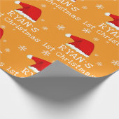 Baby`s First Christmas Red Santa Hat Snowflake Geschenkpapier (Ecke)
