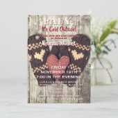 Baby seine kalte Außendusche aus rustikalem Holz Einladung (Stehend Vorderseite)