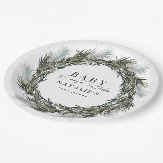 Baby seine kalte Außendusche im Winter. Pappteller (Schrägansicht)