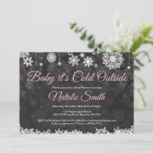 Baby seine kalte Outdoor Winter Pink Girl Babydusc Einladung (Stehend Vorderseite)