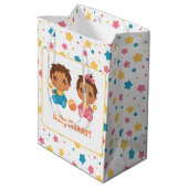 Baby Shower Boy Girl Twins Stars Dark Mittlere Geschenktüte (Rückseite Schrägansicht)