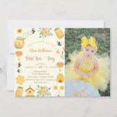 Baby Shower First Day Bee Foto Einladung (Vorderseite)