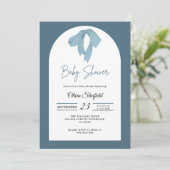 Baby Shower Invitation for Boy – Blue Bow, Modern Einladung (Stehend Vorderseite)
