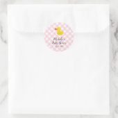 Baby Shower mit rosa Gingham-Gummientchen Runder Aufkleber (Tasche)