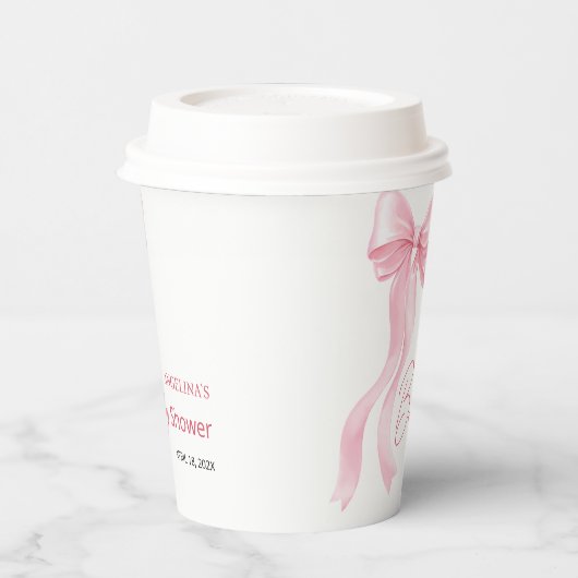 Baby shower paper cups with a delicate bow. pappbecher (Links)