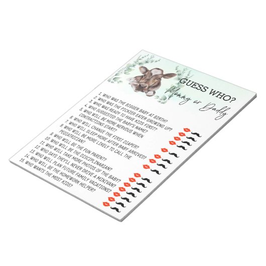 Baby Showman schätzt, wer Kuhkalb-Farm spielt Notizblock (angewinkelt)