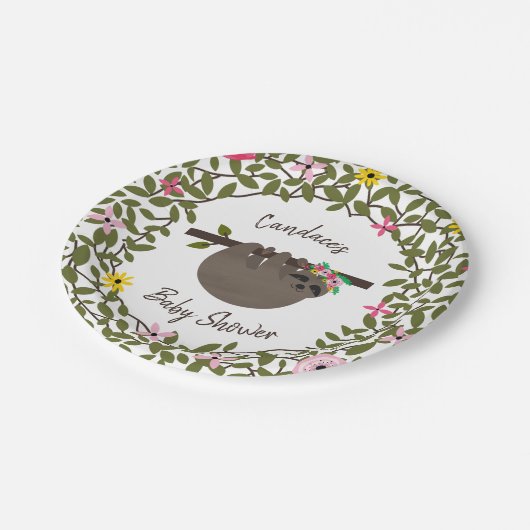 Baby Sloth Greenery Floral Baby Shower Pappteller (Schrägansicht)