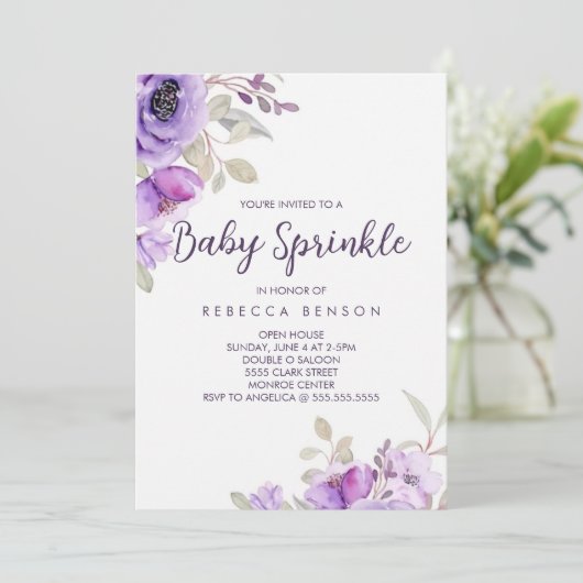 Baby Sprinkle Einladung Lila Blumendesign (Stehend Vorderseite)