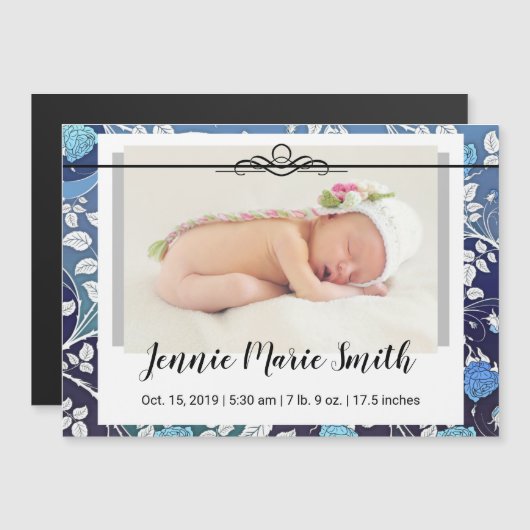 Baby Stats kündigt Blue Floral Extravagantes Scrip Magneteinladung (Vorne/Hinten)