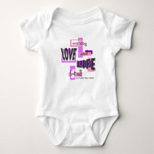 Baby-T-Shirt oder Overall. Baby Strampler
