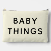 Baby Things Essentials Black Script Neutral Zubehörtasche (Vorderseite)