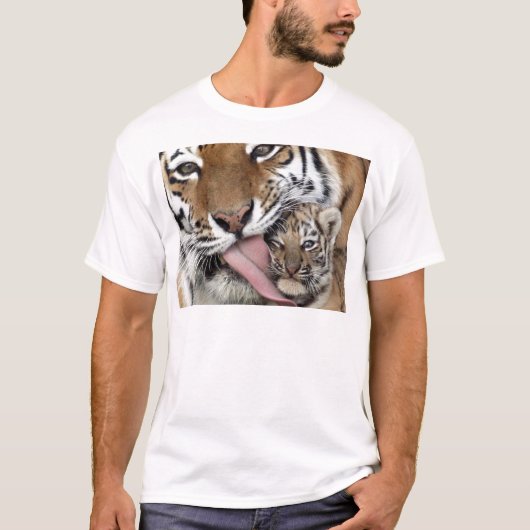 Baby Tiger mit Bad T-Shirt (Vorderseite)