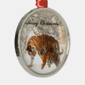 Baby tiger und Tiger Mom in einem verschneiten Wal Silbernes Ornament (Rechts)