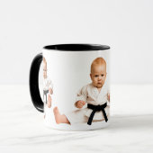 Baby und Babys machen Karate-Kata. Tasse (Vorderseite Links)