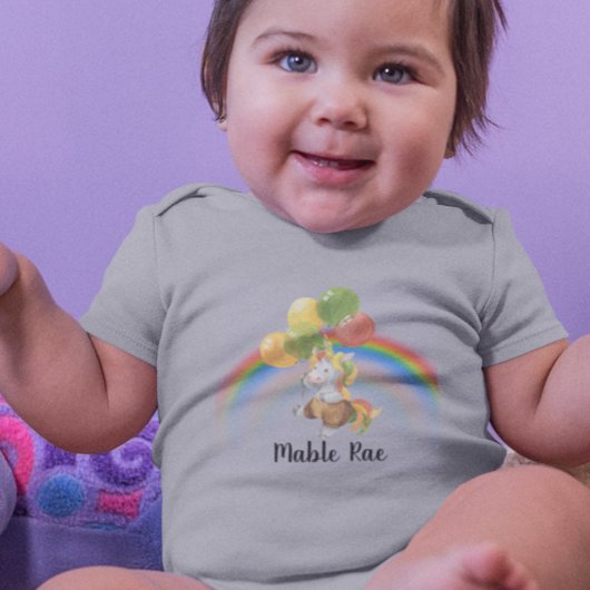 Baby Unicorn mit Balloon Rainbow Name Strampler