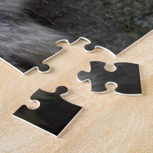 Baby White Leopard, der Sie von einem Felsen aus b Puzzle (Seite)